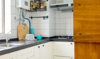 带生活阳台的厨房图片 带生活阳台的厨房图片